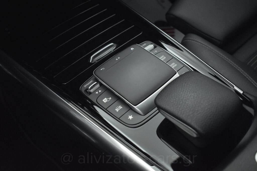 Mercedes-Benz GLA 250 - 1.3 e Plug-in 8G-DCT Progressive Navi Camera