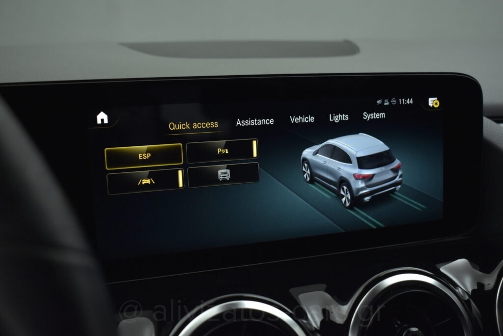 Mercedes-Benz GLA 250 - 1.3 e Plug-in 8G-DCT Progressive Navi Camera