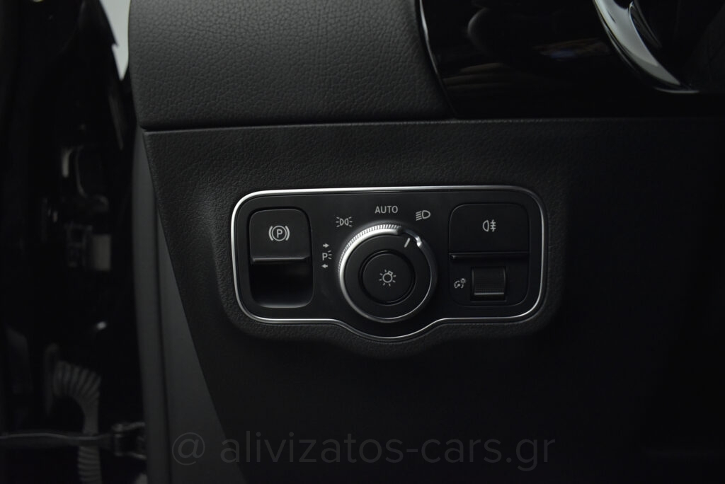 Mercedes-Benz GLA 250 - 1.3 e Plug-in 8G-DCT Progressive Navi Camera