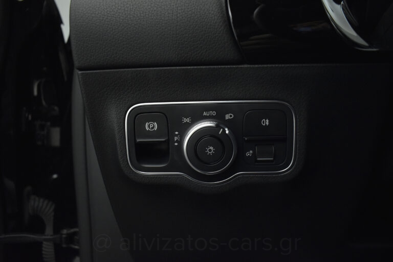 Mercedes-Benz GLA 250 - 1.3 e Plug-in 8G-DCT Progressive Navi Camera