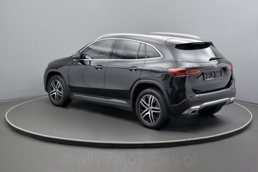 Mercedes-Benz GLA 250 - 1.3 e Plug-in 8G-DCT Progressive Navi Camera
