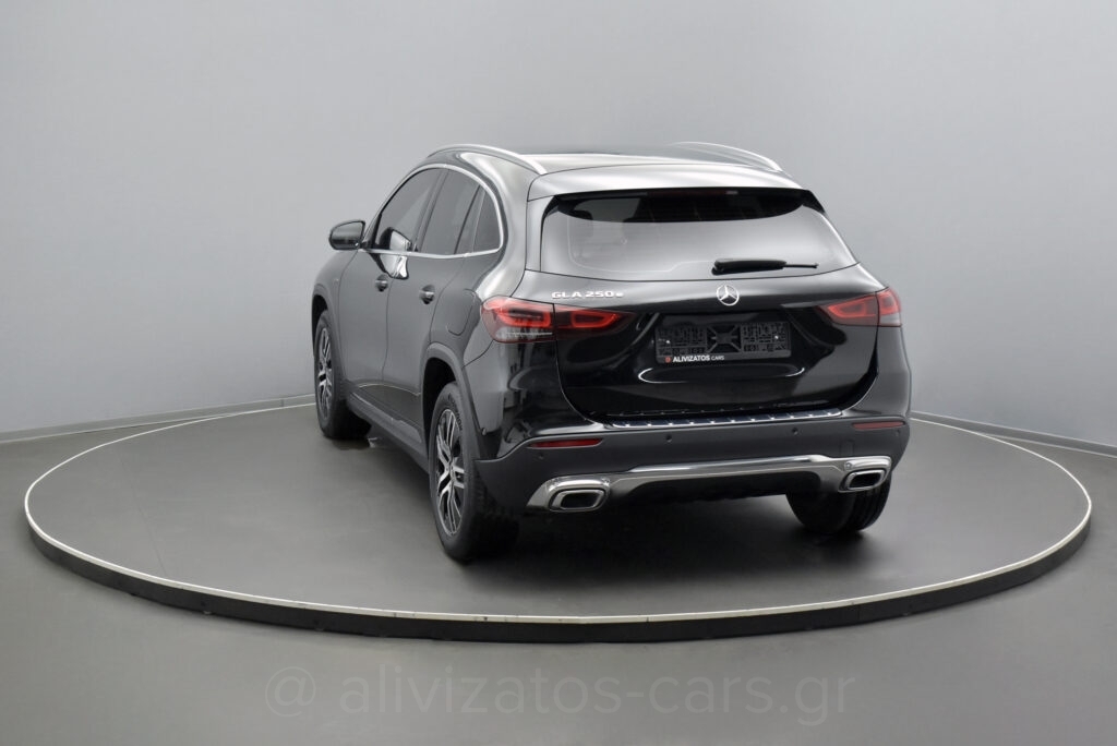 Mercedes-Benz GLA 250 - 1.3 e Plug-in 8G-DCT Progressive Navi Camera