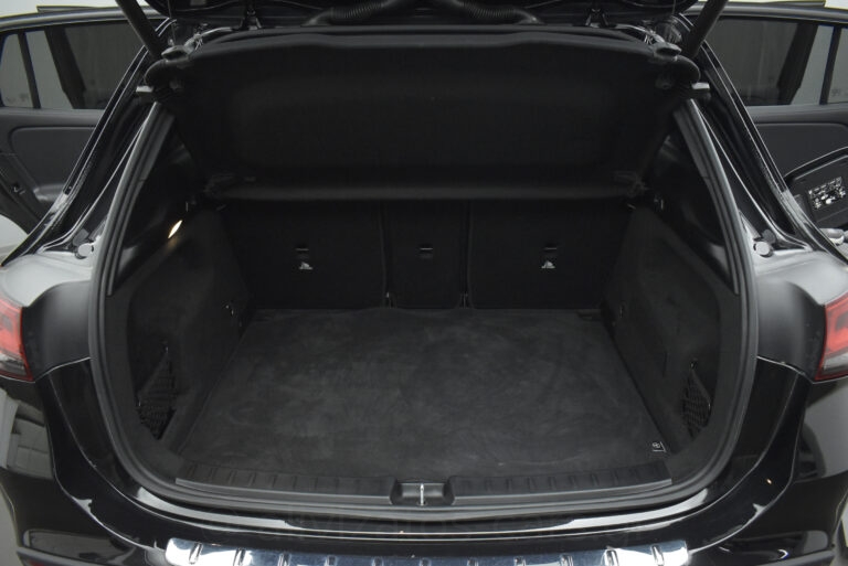 Mercedes-Benz GLA 250 - 1.3 e Plug-in 8G-DCT Progressive Navi Camera
