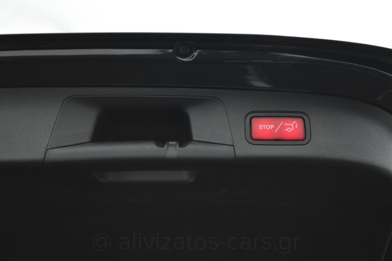 Mercedes-Benz GLA 250 - 1.3 e Plug-in 8G-DCT Progressive Navi Camera