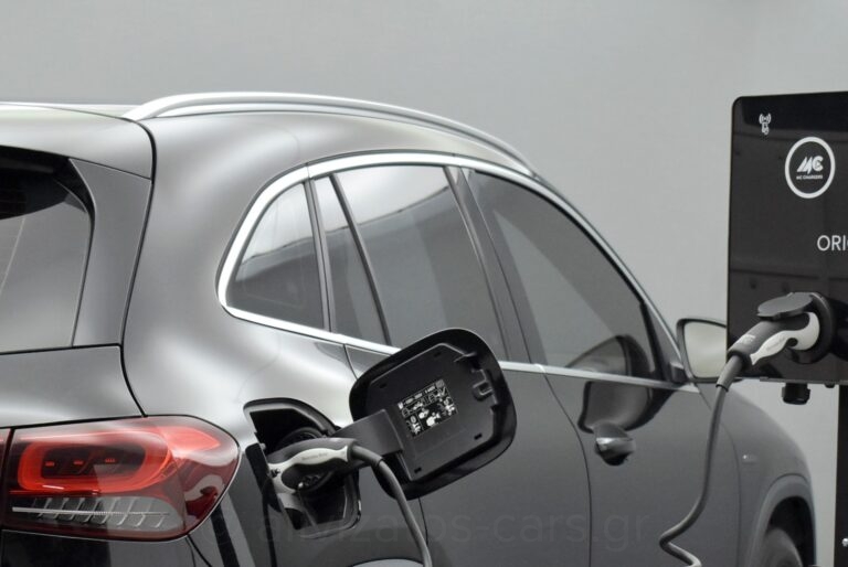 Mercedes-Benz GLA 250 - AMG 1.3 e Plug-in 8G-DCT Navi 10''