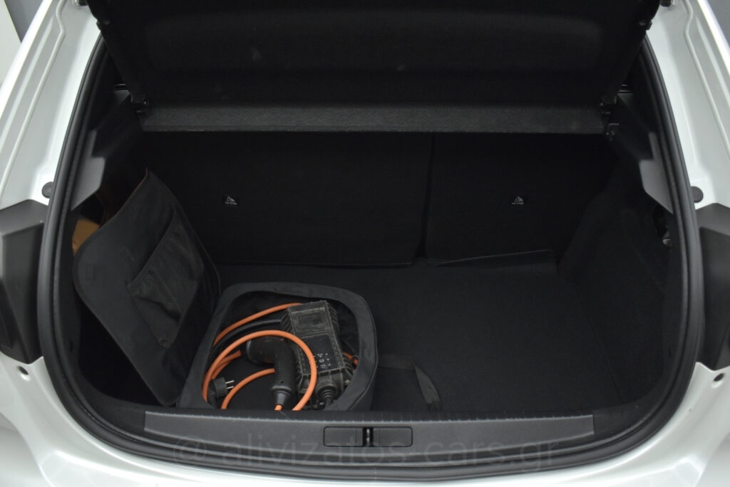 Peugeot e-208 - Active Plus 136hp