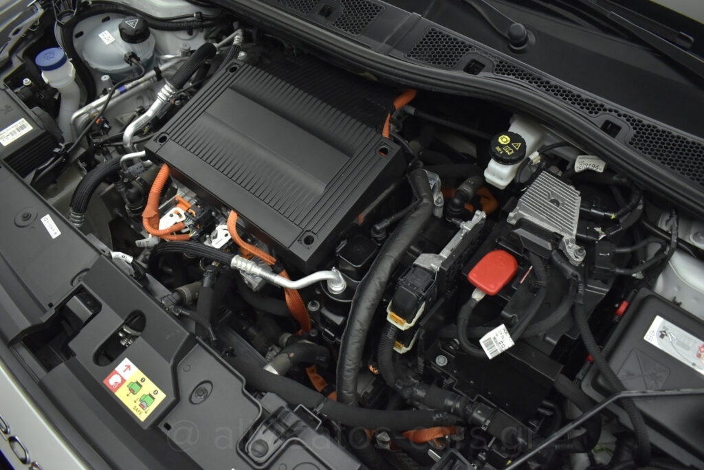Peugeot e-208 - Active Plus 136hp