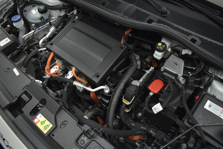 Peugeot e-208 - Active Plus 136hp