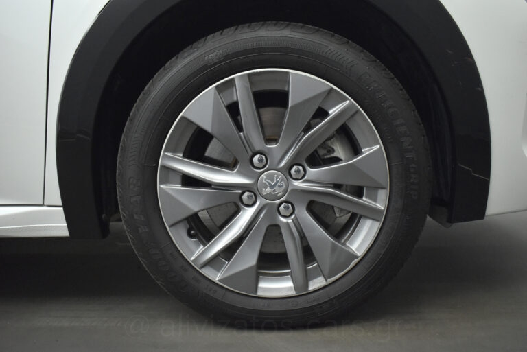 Peugeot e-208 - Active Plus 136hp
