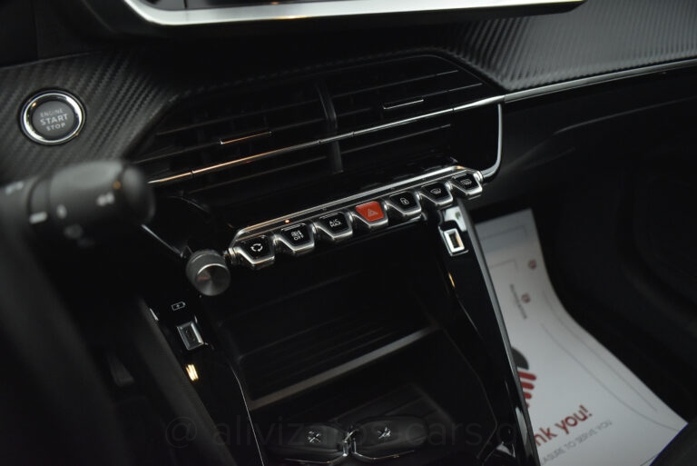 Peugeot e-208 - Active Plus 136hp
