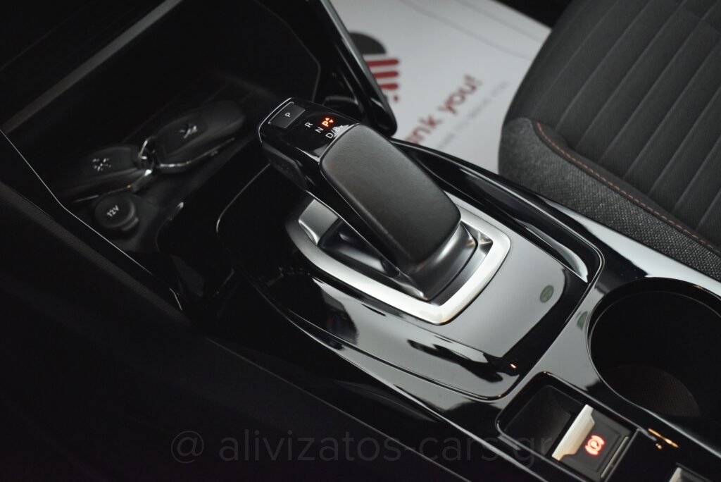 Peugeot e-208 - Active Plus 136hp