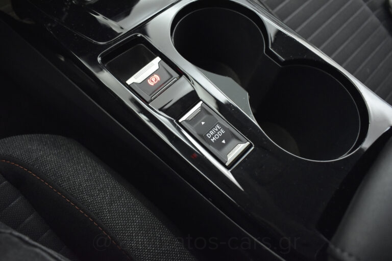 Peugeot e-208 - Active Plus 136hp