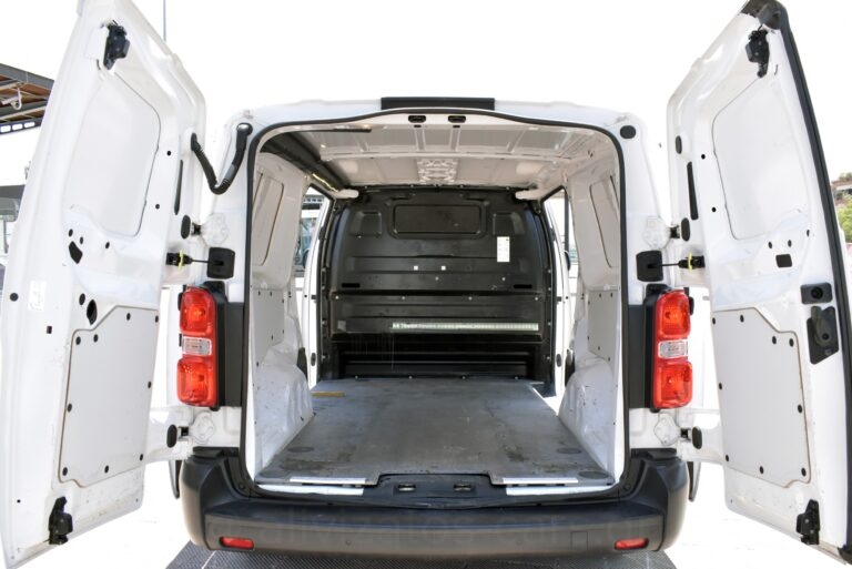 Toyota Proace - 2.0 D-4D 3 ΘΕΣΙΟ L2 ΜΑΧΙ 2 ΠΛΑΙΝΕΣ