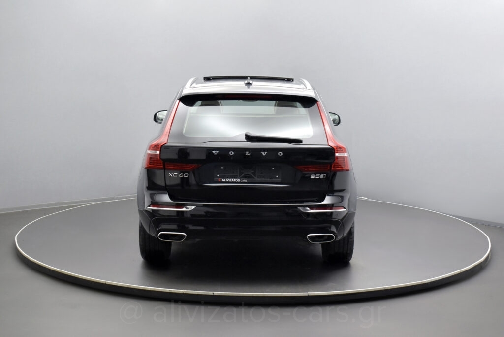 Volvo XC 60 - B5 MHEV INSCRIPTION AWD 235hp PANORAMA HARMAN