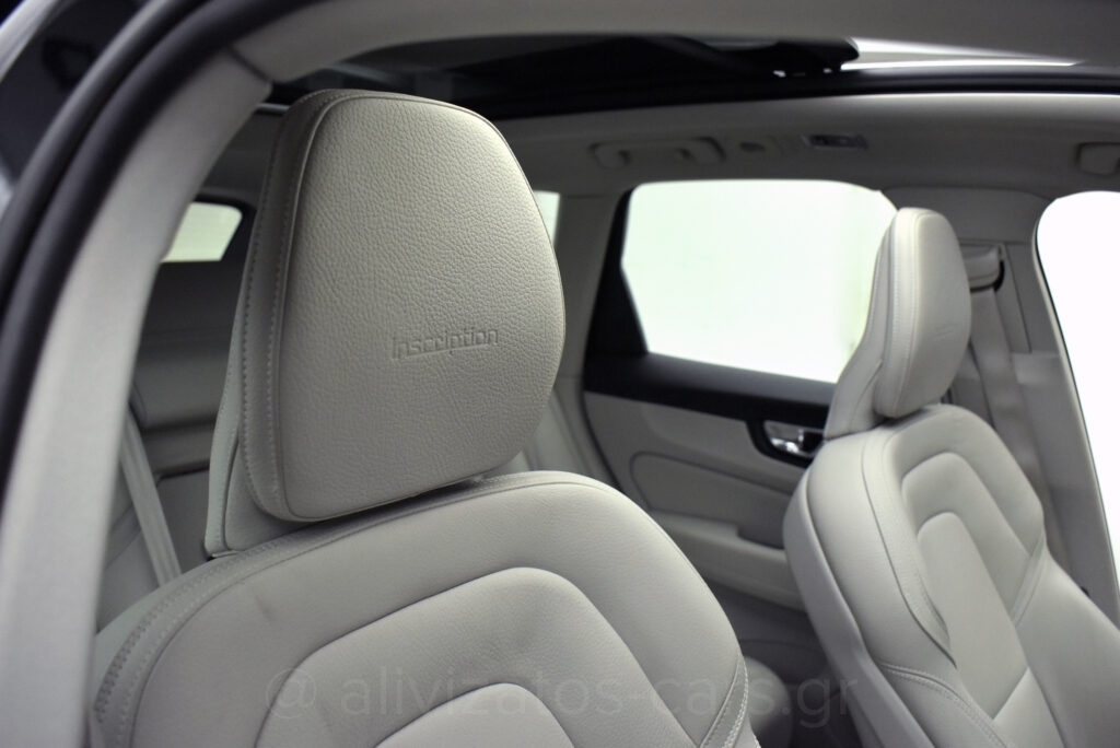 Volvo XC 60 - B5 MHEV INSCRIPTION AWD 235hp PANORAMA HARMAN