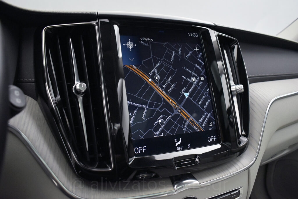Volvo XC 60 - B5 MHEV INSCRIPTION AWD 235hp PANORAMA HARMAN