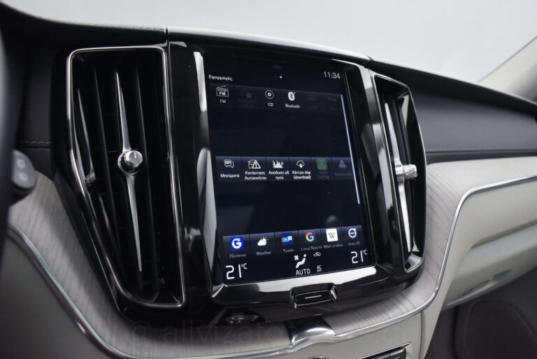 Volvo XC 60 - B5 MHEV INSCRIPTION AWD 235hp PANORAMA HARMAN