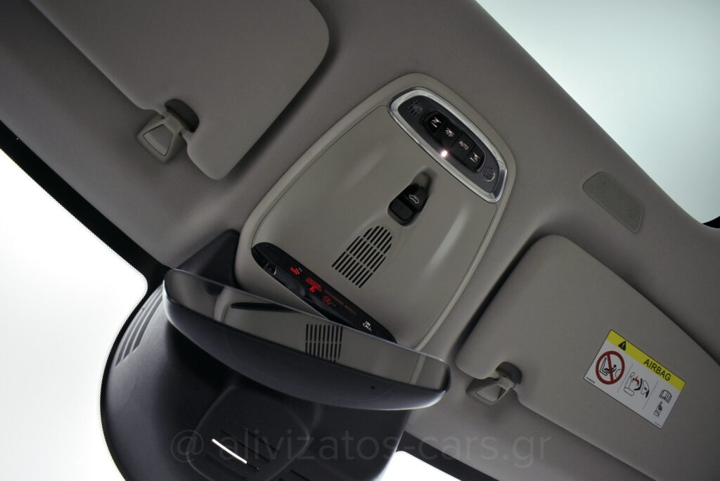 Volvo XC 60 - B5 MHEV INSCRIPTION AWD 235hp PANORAMA HARMAN