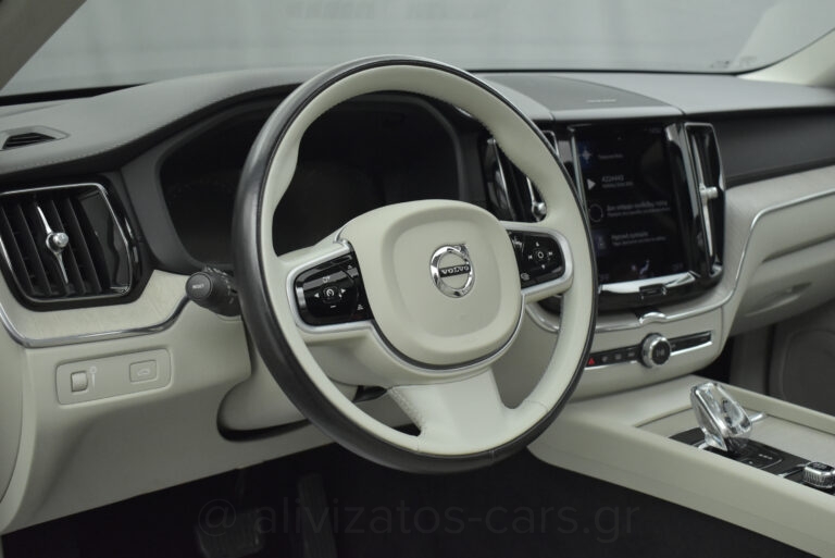 Volvo XC 60 - B5 MHEV INSCRIPTION AWD 235hp PANORAMA HARMAN