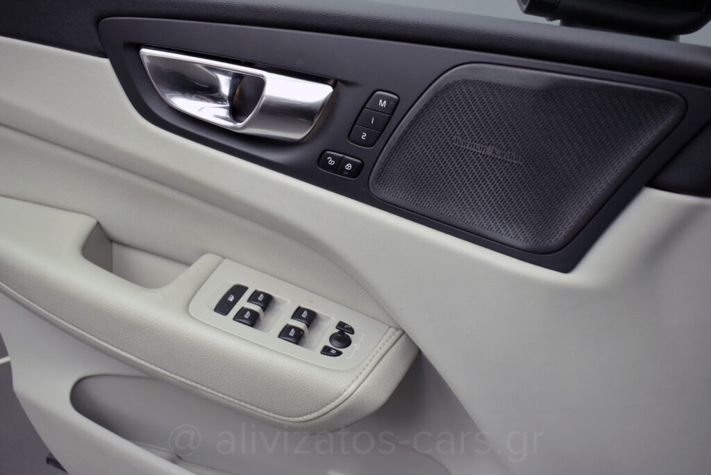Volvo XC 60 - B5 MHEV INSCRIPTION AWD 235hp PANORAMA HARMAN