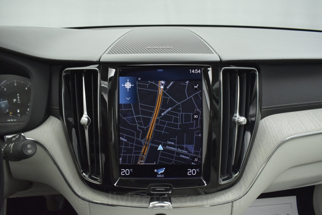 Volvo XC 60 - B5 MHEV INSCRIPTION AWD 235hp PANORAMA HARMAN