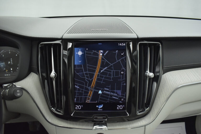 Volvo XC 60 - B5 MHEV INSCRIPTION AWD 235hp PANORAMA HARMAN