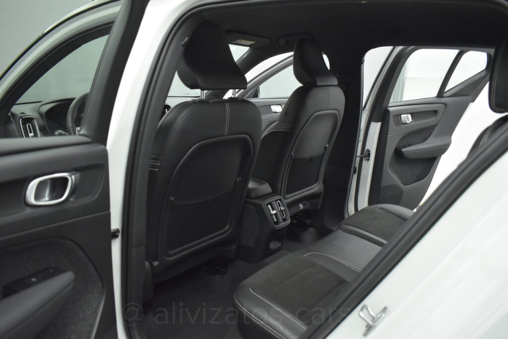Volvo XC40 - Recharge Pure P8 AWD 408 hp