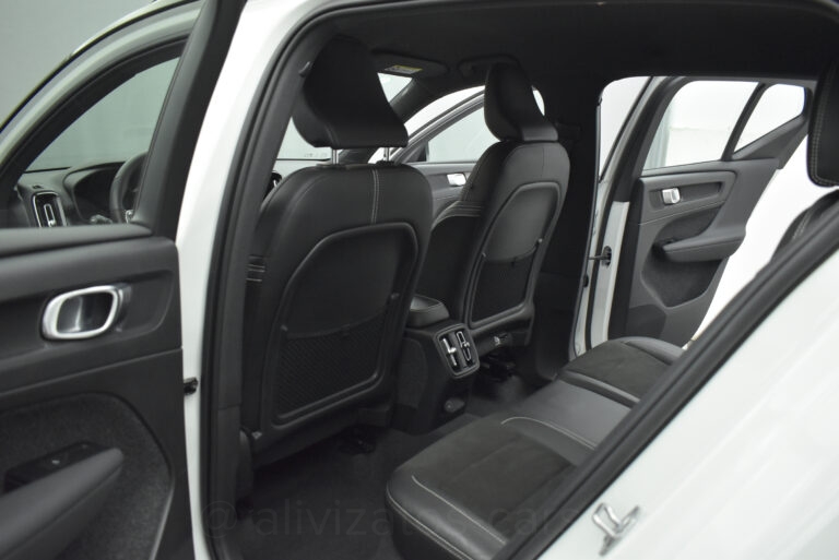 Volvo XC40 - Recharge Pure P8 AWD 408 hp