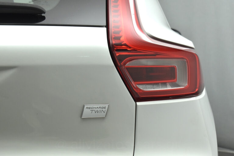 Volvo XC40 - Recharge Pure P8 AWD 408 hp