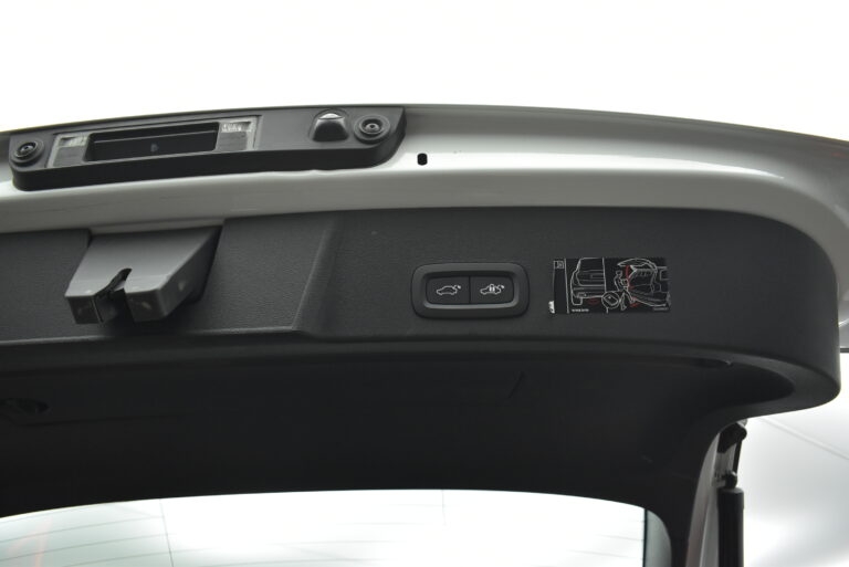 Volvo XC40 - Recharge Pure P8 AWD 408 hp