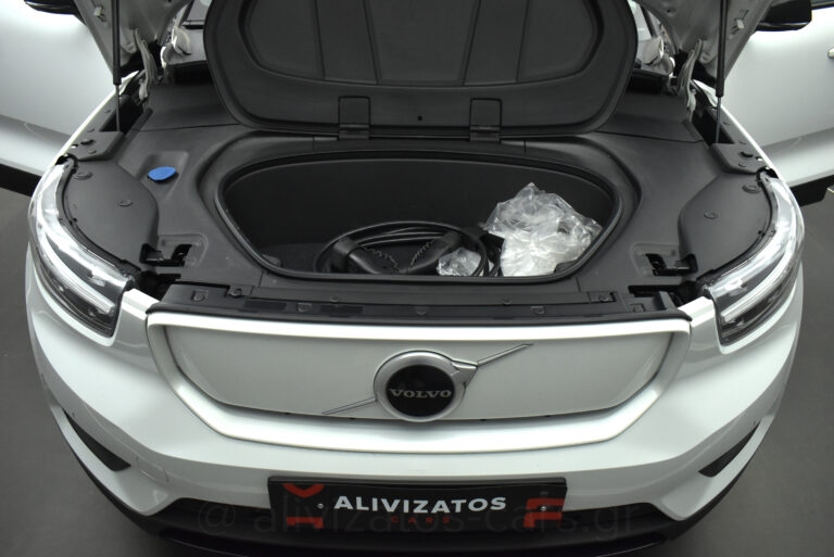 Volvo XC40 - Recharge Pure P8 AWD 408 hp