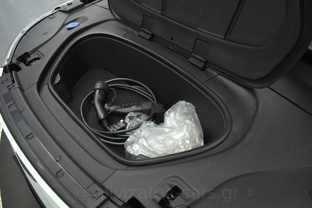 Volvo XC40 - Recharge Pure P8 AWD 408 hp