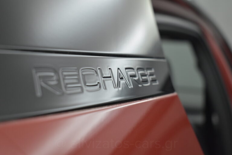 Volvo XC40 - T5 Recharge 262hp R-Desing Panorama Leather Alcantara