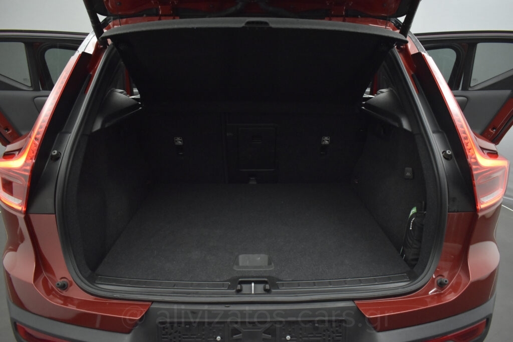 Volvo XC40 - T5 Recharge 262hp R-Desing Panorama Leather Alcantara