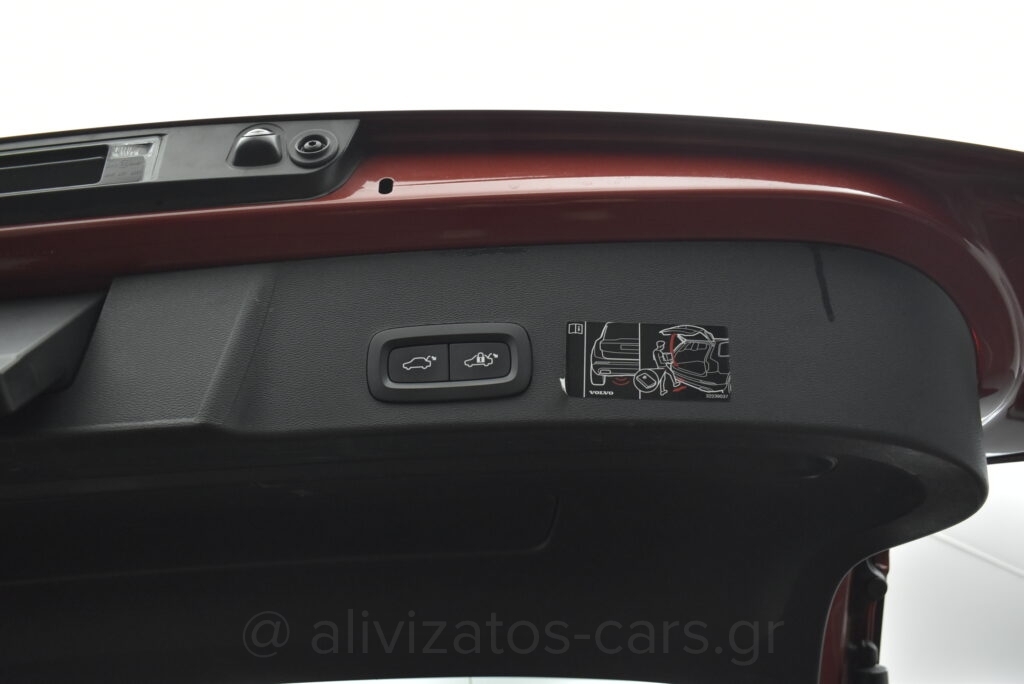 Volvo XC40 - T5 Recharge 262hp R-Desing Panorama Leather Alcantara