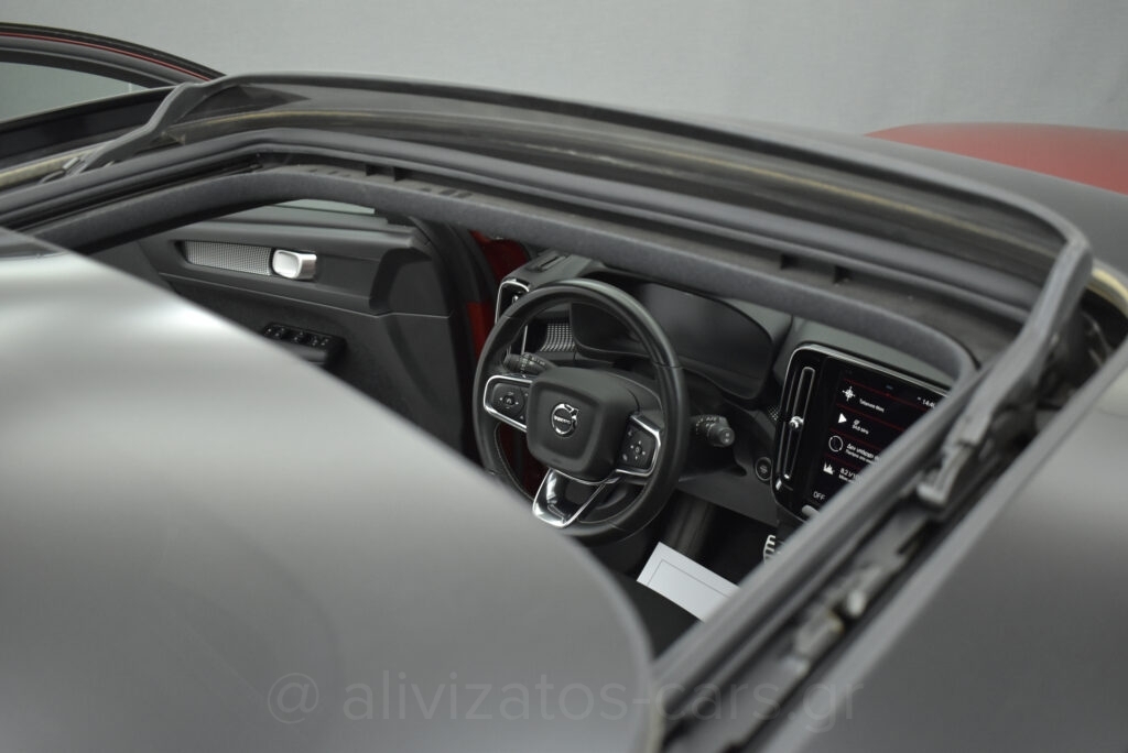 Volvo XC40 - T5 Recharge 262hp R-Desing Panorama Leather Alcantara