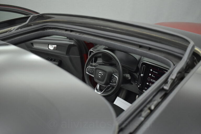 Volvo XC40 - T5 Recharge 262hp R-Desing Panorama Leather Alcantara