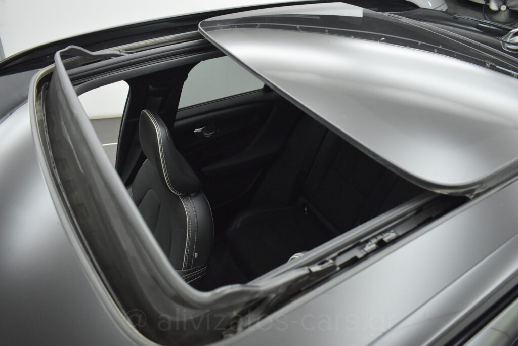 Volvo XC40 - T5 Recharge 262hp R-Desing Panorama Leather Alcantara