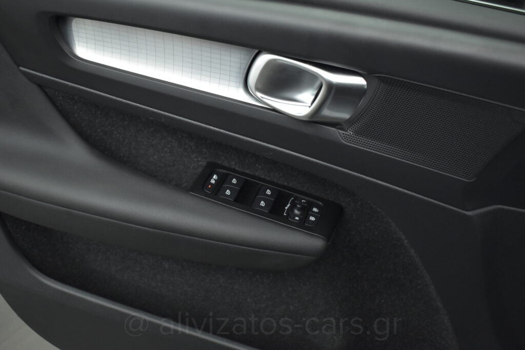 Volvo XC40 - T5 Recharge Inscription Plug in 262hp Camera Blis