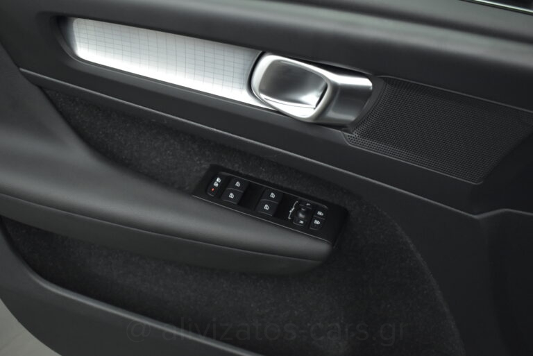 Volvo XC40 - T5 Recharge Inscription Plug in 262hp Camera Blis