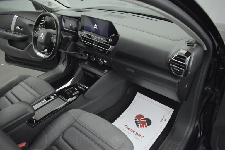 Citroen C4 - 1.5 BlueHDi EAT8 SHINE 130hp NAVI R18