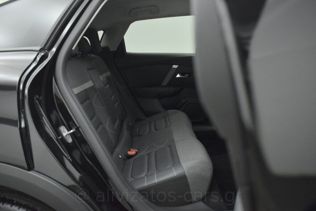 Citroen C4 - 1.5 BlueHDi EAT8 SHINE 130hp NAVI R18