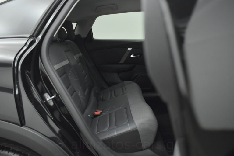 Citroen C4 - 1.5 BlueHDi EAT8 SHINE 130hp NAVI R18