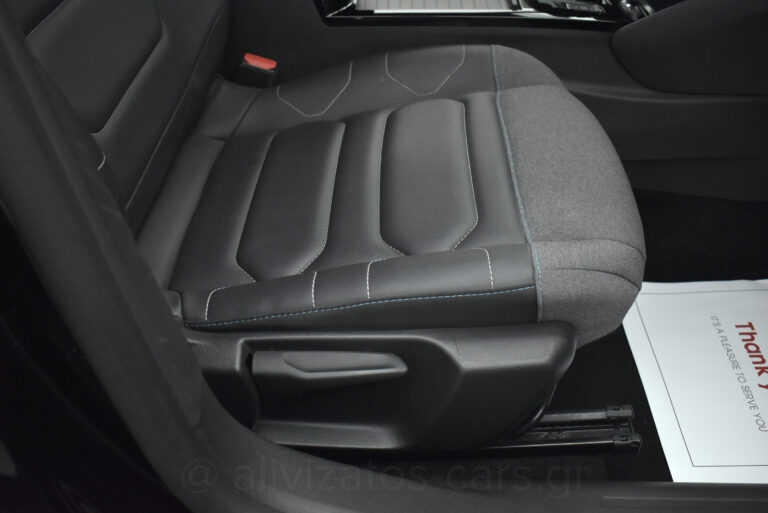 Citroen C4 - 1.5 BlueHDi EAT8 SHINE 130hp NAVI R18
