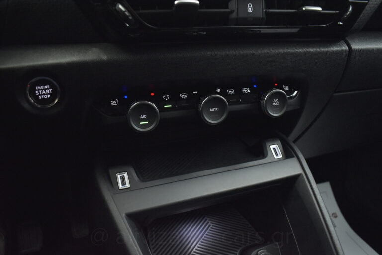 Citroen C4 - 1.5 BlueHDi EAT8 SHINE 130hp NAVI R18