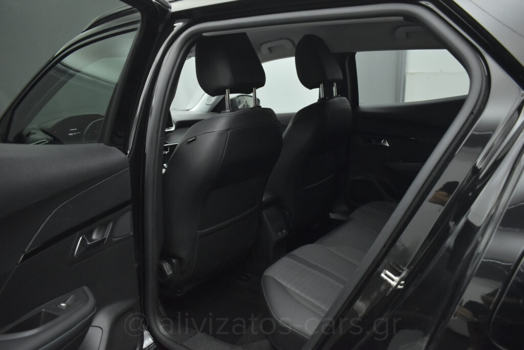 Peugeot 2008 - Allure 1.2 Puretech 130 hp