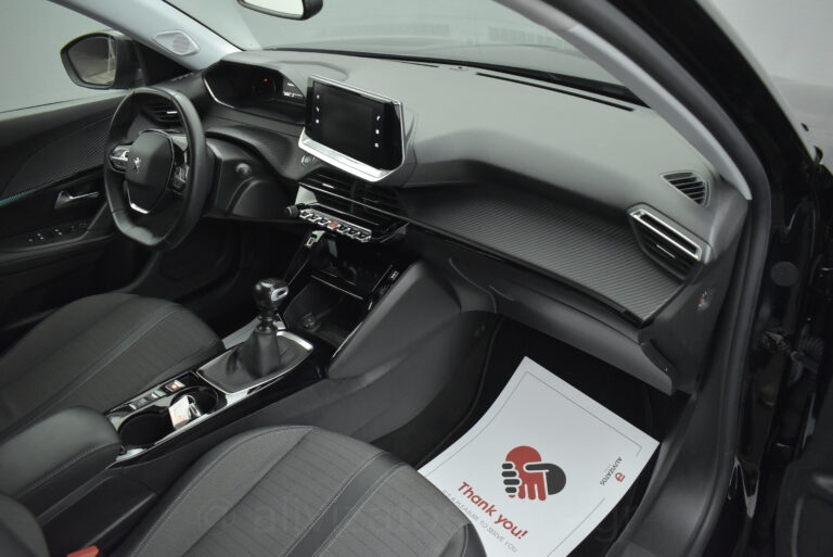 Peugeot 2008 - Allure 1.2 Puretech 130 hp