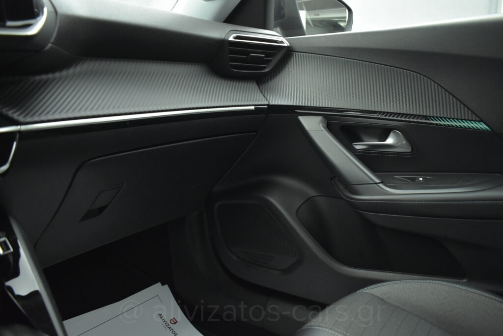 Peugeot 2008 - Allure 1.2 Puretech 130 hp