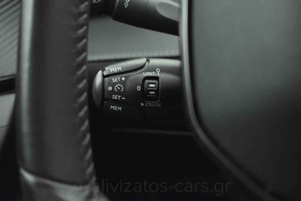 Peugeot 2008 - Allure 1.2 Puretech 130 hp