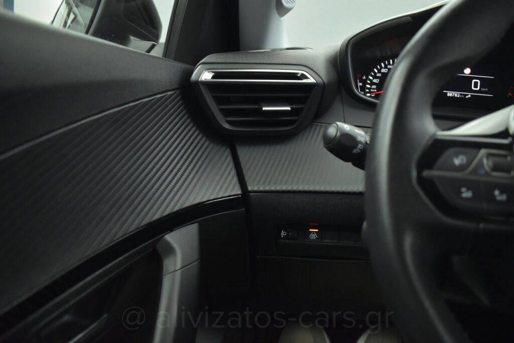 Peugeot 2008 - Allure 1.2 Puretech 130 hp